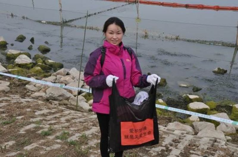 说明: 4月8日，外科支部白马湖捡垃圾倡环保活动 (5)